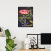 Red Fly Agaric Paddestoel in het bos Poster (Thuiskantoor)