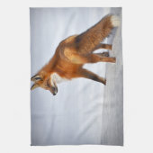 Red Fox in Winter Snow Theedoek (Verticaal)