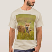 Red fox kit die op mama Vixen kijkt T-shirt (Voorkant)