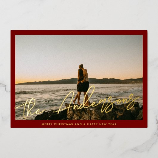 Red Frame Gold Brush Script Family Photo Christmas Folie Feestdagenkaart (Voorkant)