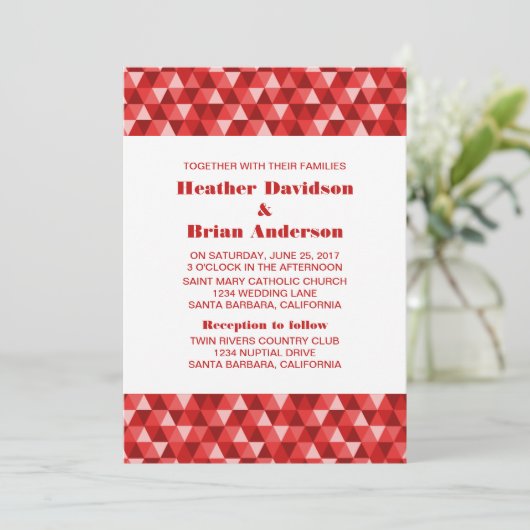 Red Geometric Triangles Wedding Invite Kaart (Staand voorkant)