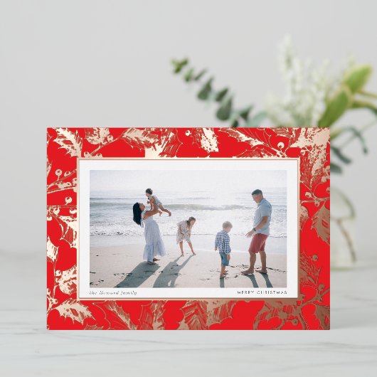 Red Gilded Holly Frame Traditional Christmas Folie Feestdagenkaart (Staand Voorkant)