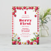 Red Gingham met aardbeien Baby Girl Verjaardag Kaart (Staand voorkant)