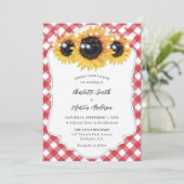 Red Gingham Rustic Sunflower Wedding Kaart (Staand voorkant)