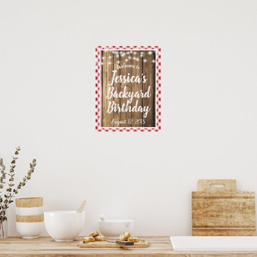 Red Gingham Rustic Wood Backyard BBQ Birthday Sign Poster (Keuken)