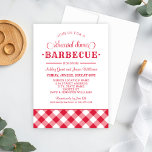 Red Gingham Wedding Rehearsal Dinner Barbecue Kaart<br><div class="desc">Een rustige,  moderne huwelijksrepetitie-uitnodiging voor een casual BBQ-bijeenkomst in de achtertuin. Rood en wit design met gingham / tablecloth plaid patroon.</div>