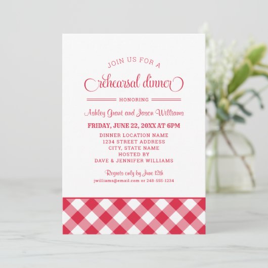 Red Gingham Wedding Rehearsal Dinner Kaart (Staand voorkant)