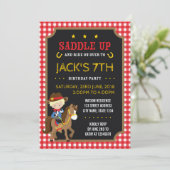 Red Gingham Wild West Cowboy Verjaardag uitnodigin Kaart (Staand voorkant)