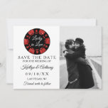 Red Glitter Poker Chip Casino Weddenfoto Save The Date<br><div class="desc">Viel in stijl met deze moderne en zeer trendy bruiloft,  behalve de datumkaarten. Dit ontwerp is eenvoudig te personaliseren met uw eigen speciale foto's en formuleringen en uw gasten zullen enthousiast zijn wanneer ze deze geweldige kaarten ontvangen. Het gelijke kan in het collectie worden gevonden.</div>