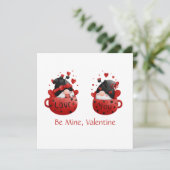 Red Gnomes Cute Whimsical Schattige Valentijnsdag Feestdagenkaart (Staand voorkant)