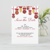 RED GOLD BAUBLES Kerstfeest Save the Date Kaart (Staand voorkant)