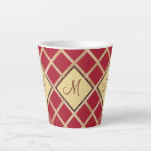 Red Gold Diamond Geometric Pattern Monogram Latte Mok (Voorkant)