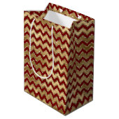 Red Gold Glam Zigzag Stripes Kerstmis Medium Cadeauzakje (Achterkant Gekanteld)