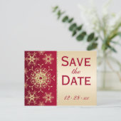 Red Gold Glitter Sneeuwvlokken Save the Date Brief Aankondigingskaart (Staand voorkant)