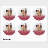 Red Gold Script Familie Foto Vrolijk Kerstfeest CL Ronde Sticker (Vel)