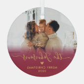 Red Gold Script Familiefoto Vrolijk Kerstfeest Glas Ornament (Achterkant)