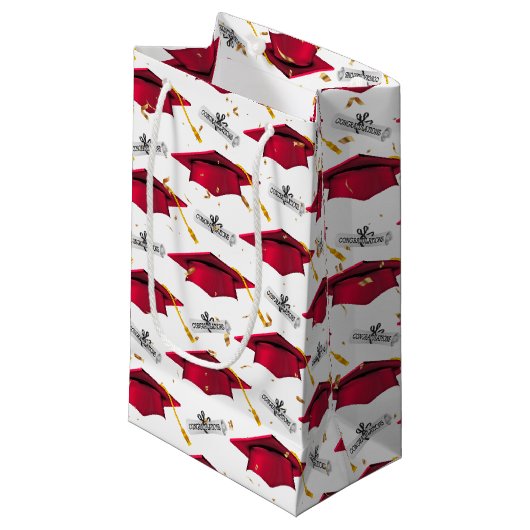 Red Graduation Caps with Diplomas Klein Cadeauzakje (Voorkant Gekanteld)