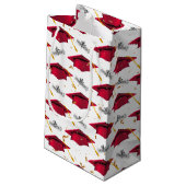 Red Graduation Caps with Diplomas Klein Cadeauzakje (Achterkant Gekanteld)