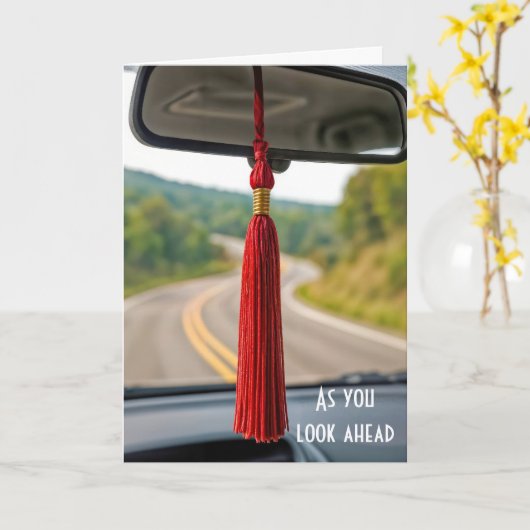 Red Graduation Tassel On Rear View Car Mirror Kaart (Gele Bloem)