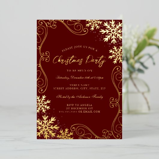 Red Green Swirl Snowflake Gold Kerstfeest Folie Uitnodiging (Staand Voorkant)