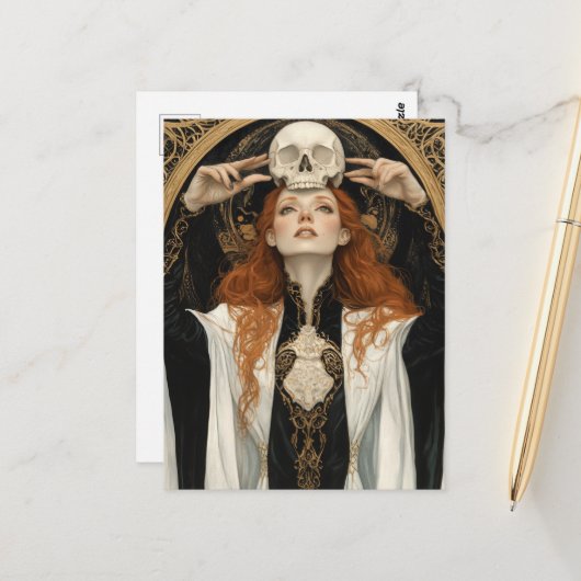 Red haired Goddess Woman With a Skull Briefkaart (Voorkant / Achterkant in situ)