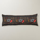 Red Hat Mad Dog Hustle Lichaamskussen (Achterkant)