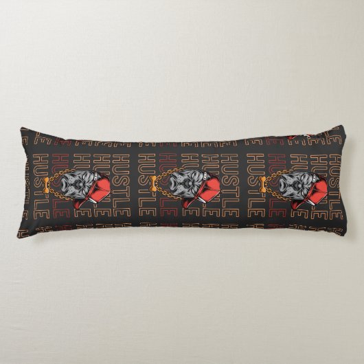Red Hat Mad Dog Hustle Lichaamskussen (Voorkant)