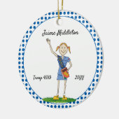Red Headed Cadette Girl Scouting Blue Polka-Stippe Keramisch Ornament (Links)