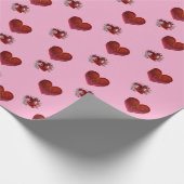 Red heart on pink background Wrapping Paper love Cadeaupapier (Hoek)