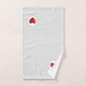 Red Heart op zilveren achtergrond Bad Handdoek (Handdoek)