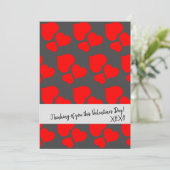 Red Heart Pattern — Curtomizable Feestdagenkaart (Staand voorkant)