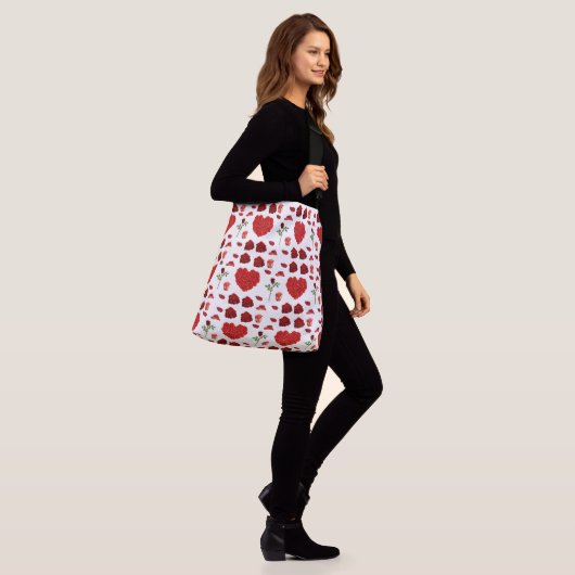 Red heart red flowers garden chic floral foliage crossbody tas (Op model)