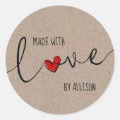 Red Heart Script Hand Lettered Macht met Liefde Ronde Sticker (Voorkant)