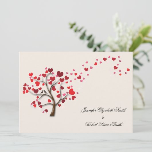 Red Heart Tree op Ivory Wedding Invitation Kaart (Staand voorkant)
