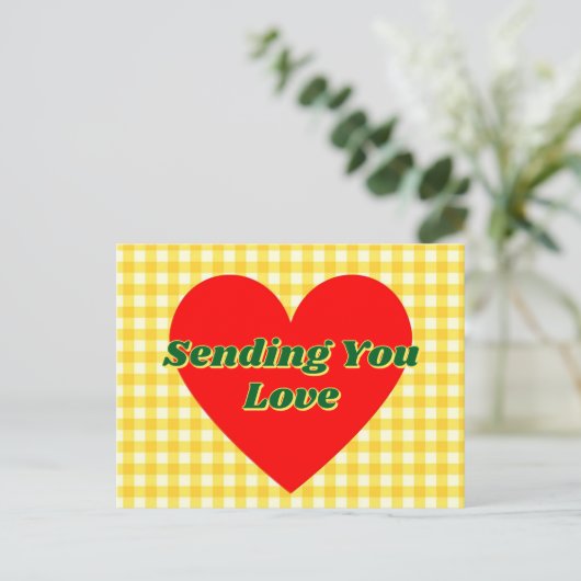 Red Heart Yellow Gingham Romantisch cadeau Briefkaart (Staand voorkant)