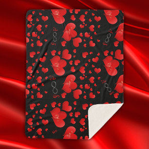 Red Hearts Infinity Initialen Monogram op zwart   Sherpa Deken