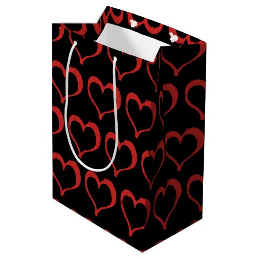 Red Hearts op Black Love Pattern Medium Cadeauzakje (Achterkant Gekanteld)