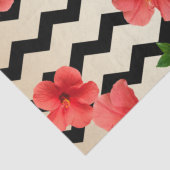 Red Hibiscus bloemen op zwarte en beige Chevron Tissuepapier (Detail)