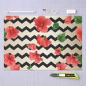 Red Hibiscus bloemen op zwarte en beige Chevron Tissuepapier (Craft)