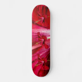 Red Hibiscus Flower Side Uitzicht Skateboard (Voorkant)