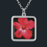 Red Hibiscus Zilver Vergulden Ketting<br><div class="desc">Red Hibiscus Flower Hibiscus is een bloeiend plant in de ondiepe familie, Malvaceae. Het is vrij groot, met honderden soorten die in de hele wereld inheems zijn voor warm gematigde, subtropische en tropische gebieden. Verzend een bericht naar sandycloss@gmail.com of sandycloss.smugmug.com als u om het even welk van deze design op...</div>