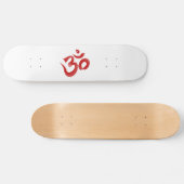 Red Hindu Symbol Om Aum Devanagari Calligrafie Skateboard (Horizontaal)