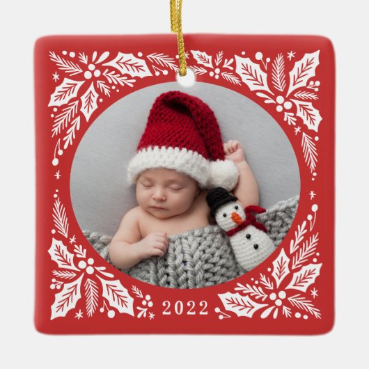 Red Holly 2 Foto met jaarlijkse kerst Keramisch Ornament (Voorkant)