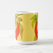 Red Hot Chili Peppers op vlindergroene bladeren Bl Koffiemok (Center)