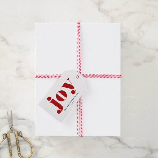 Red JOY Bold Typografie Moderne Kerst Cadeaulabel (Met Touw)
