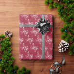 Red Joy Holiday Leaves Texas Shape Cadeaupapier<br><div class="desc">Elegant en stijlvol, dit ontwerp heeft een Texas-vorm gevuld met vreugde. Het patroon bestaat uit bladeren en takken in combinatie met holle bessen en een ster bovenop - allemaal in wit tegen een donkere kleur. Beschikbaar met achtergronden van marine, rood, jager groen en donkergrijs, of stel je eigen kleur. Overeenkomende...</div>
