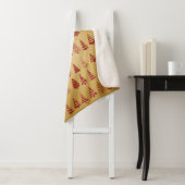 Red kerstboom modern op Gold Sherpa Deken (In situ)