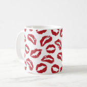 Red Kiss Lips Pattern Mug – Bold & Flirty Koffiemok (Voorkant links)