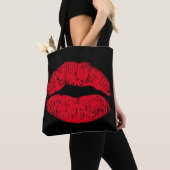 Red Kissons Lips op Black Tote Bag (Dichtbij)