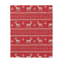 Red Knit Sweater met Deer Fleece Blanket